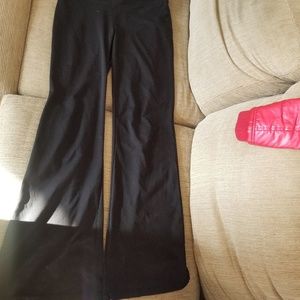 Black yoga pants